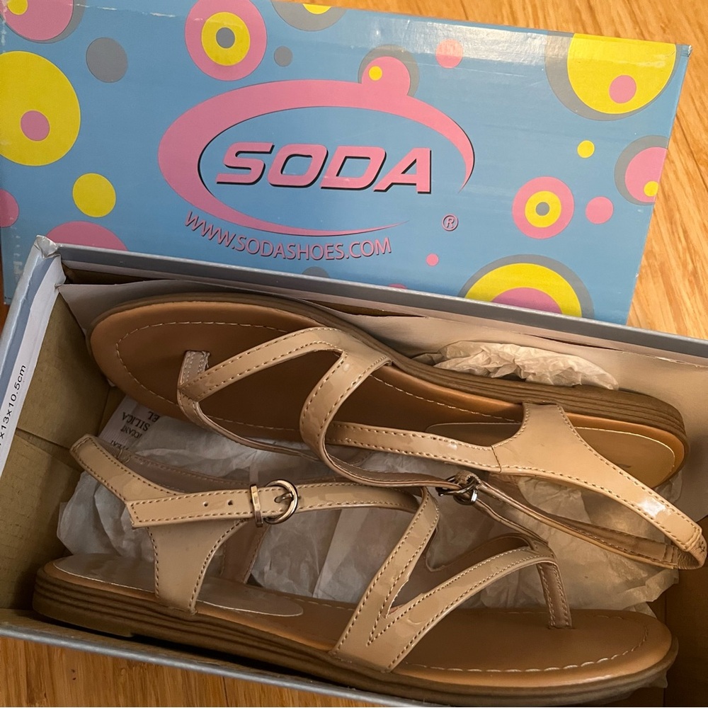 EUC Soda Sandals 6.5